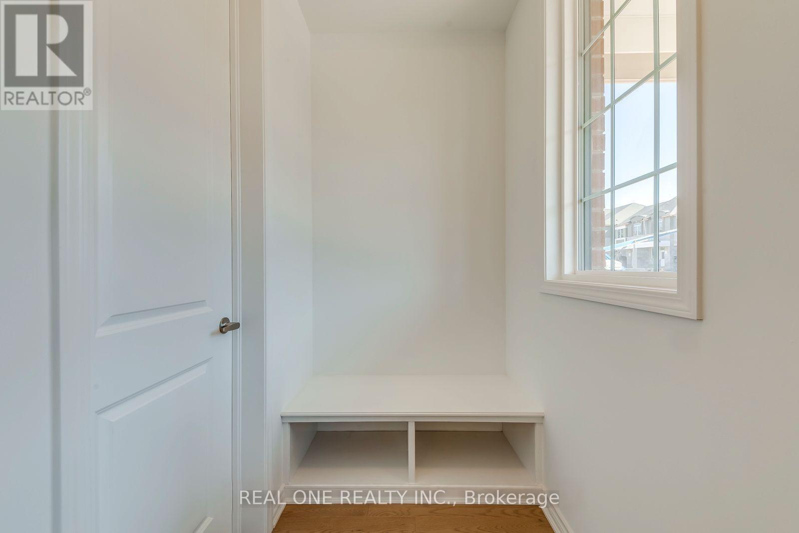 3137 John Mckay Boulevard, Oakville, Ontario  L6H 8A7 - Photo 4 - W13739526
