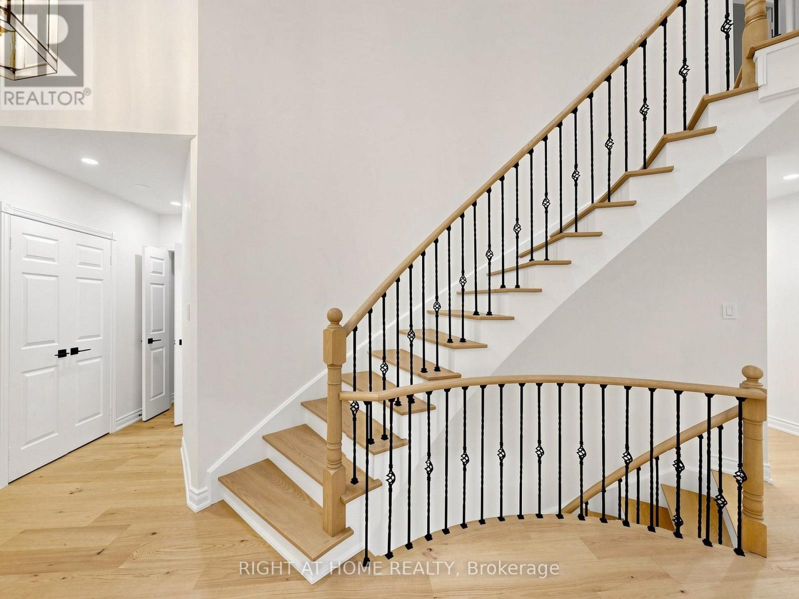 2920 Kingsway Drive, Oakville, Ontario  L6J 6R2 - Photo 25 - W13738934