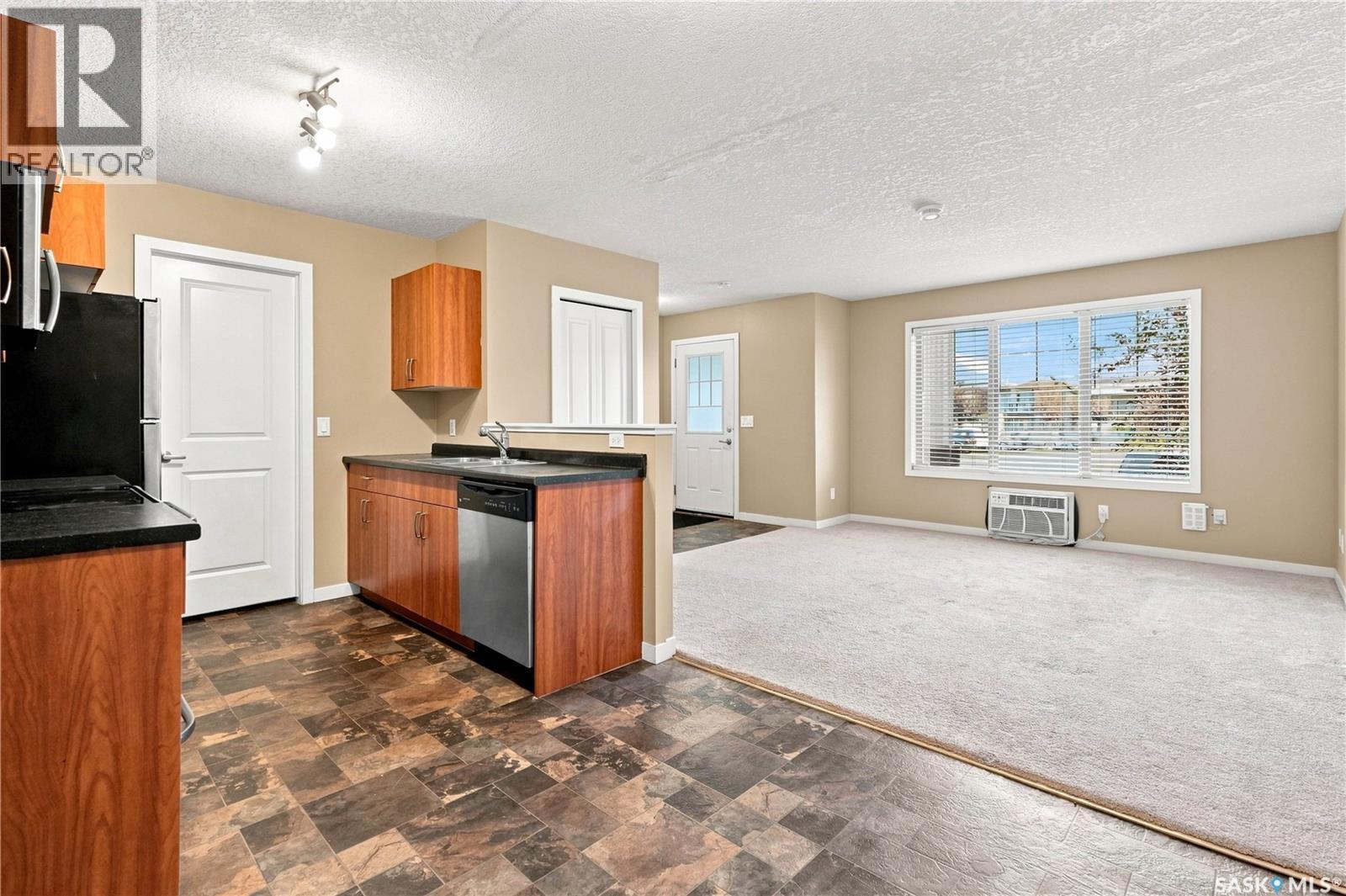163 5075 James Hill Road, Regina, Saskatchewan  S4W 0C2 - Photo 10 - SK047389