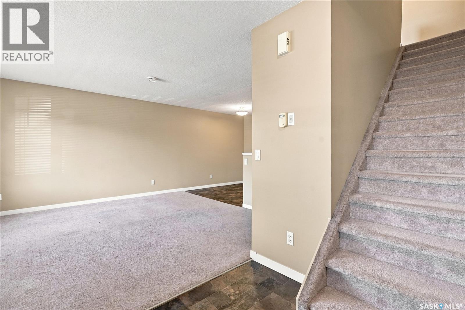 163 5075 James Hill Road, Regina, Saskatchewan  S4W 0C2 - Photo 2 - SK047389