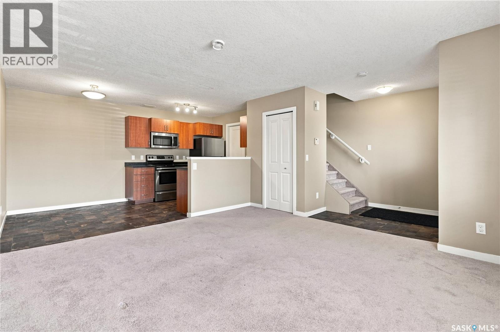163 5075 James Hill Road, Regina, Saskatchewan  S4W 0C2 - Photo 4 - SK047389