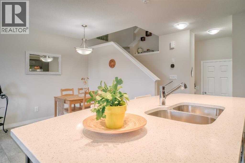 97 Yorkville Boulevard SW, Calgary, Alberta  T2X 4J9 - Photo 8 - A2341922