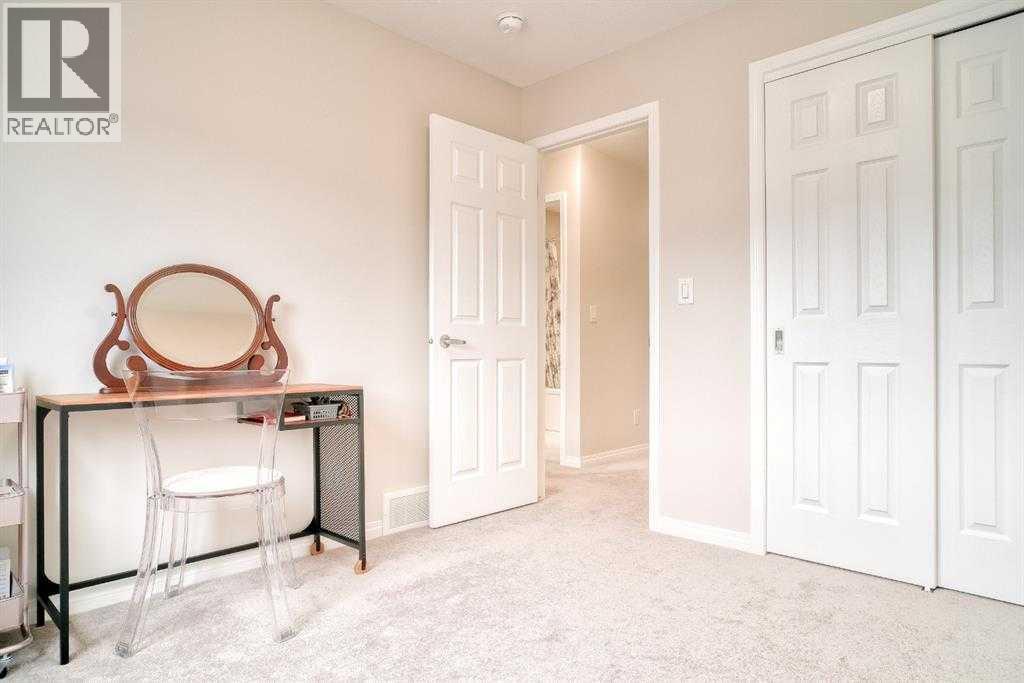 97 Yorkville Boulevard SW, Calgary, Alberta  T2X 4J9 - Photo 37 - A2341922