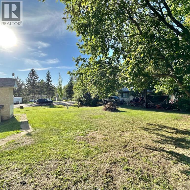 905 & 909 10th Street, Hylo, Alberta  T0A 1Z0 - Photo 32 - A2313904