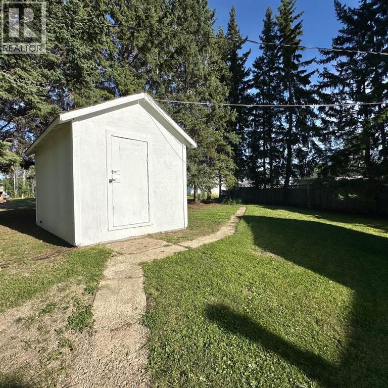 905 & 909 10th Street, Hylo, Alberta  T0A 1Z0 - Photo 33 - A2313904
