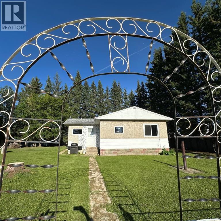 905 & 909 10th Street, Hylo, Alberta  T0A 1Z0 - Photo 39 - A2313904