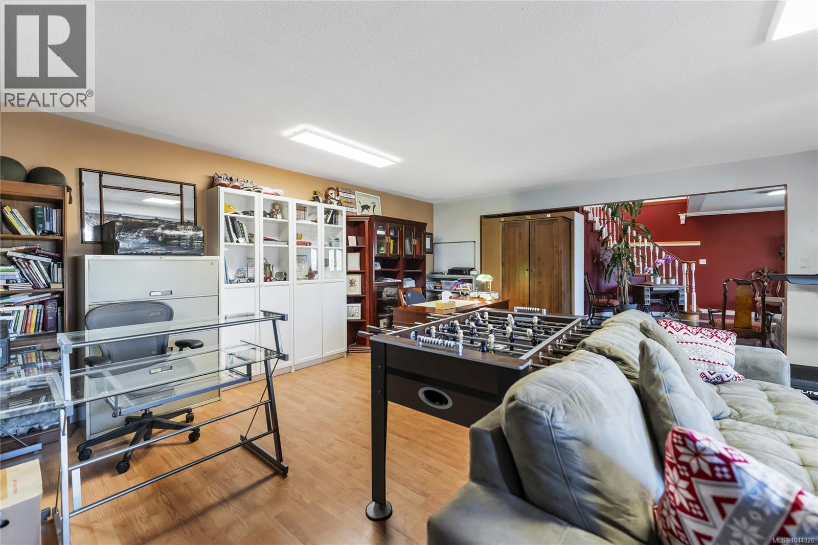 1833 Knutsford Pl, Saanich, British Columbia  V8N 6E3 - Photo 39 - 1044328
