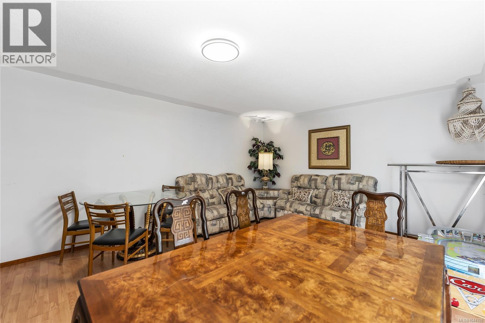 1833 Knutsford Pl, Saanich, British Columbia  V8N 6E3 - Photo 42 - 1044328