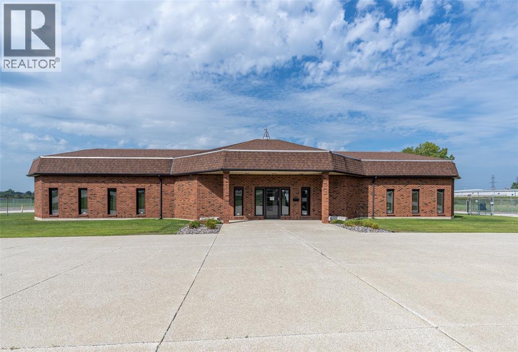 435 POLYMOORE DRIVE, St Clair, Ontario