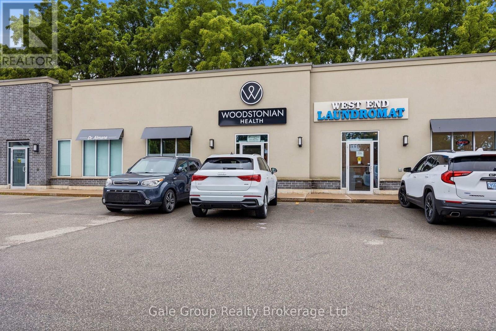 300 Main Street, Woodstock (Woodstock - South), Ontario  N4S 1B8 - Photo 1 - X13739644