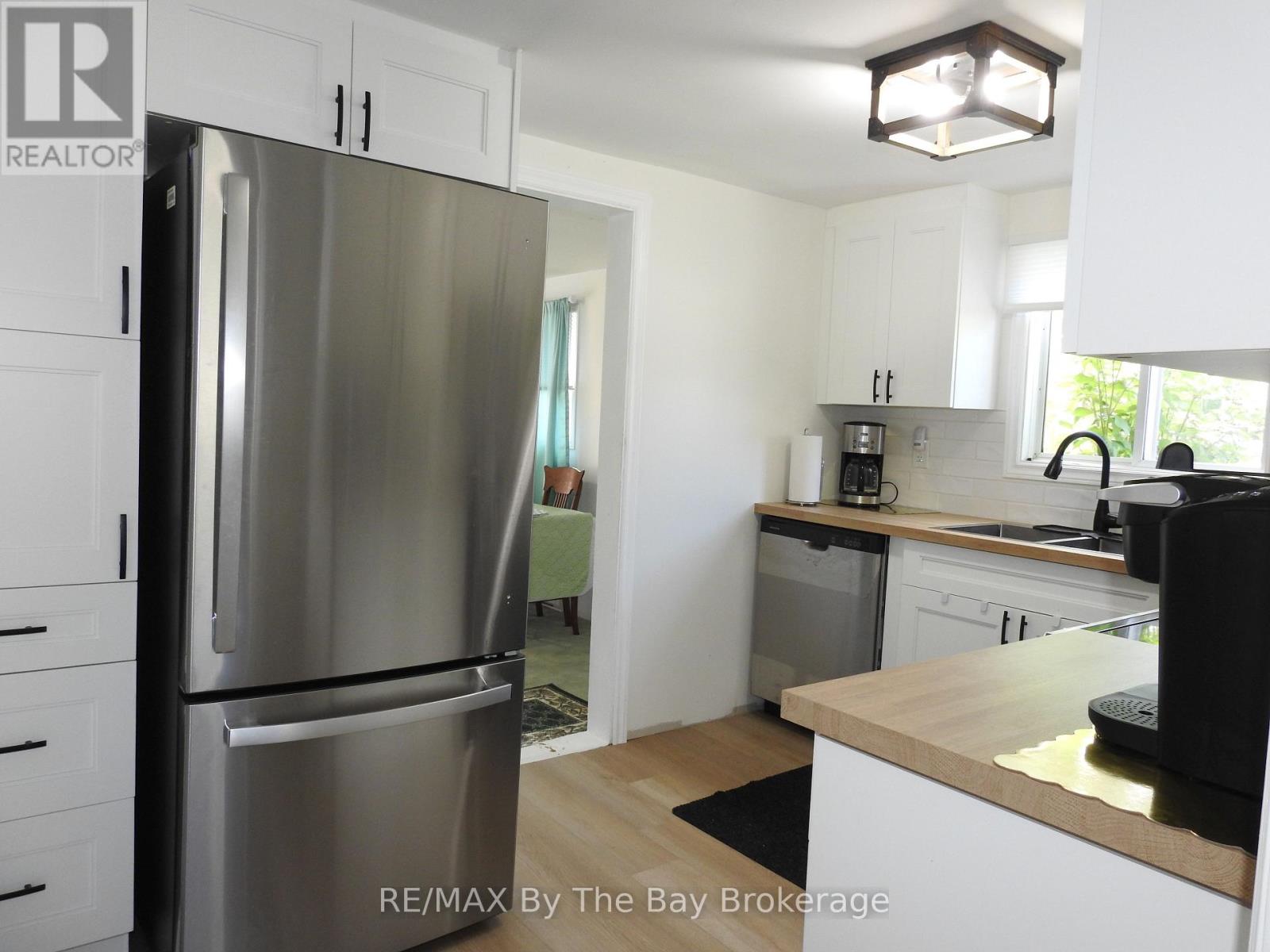 1345 Mosley Street, Wasaga Beach, Ontario  L9Z 2C7 - Photo 3 - S13739594