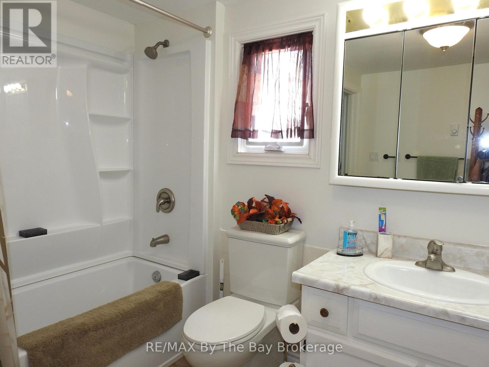 1345 Mosley Street, Wasaga Beach, Ontario  L9Z 2C7 - Photo 8 - S13739594