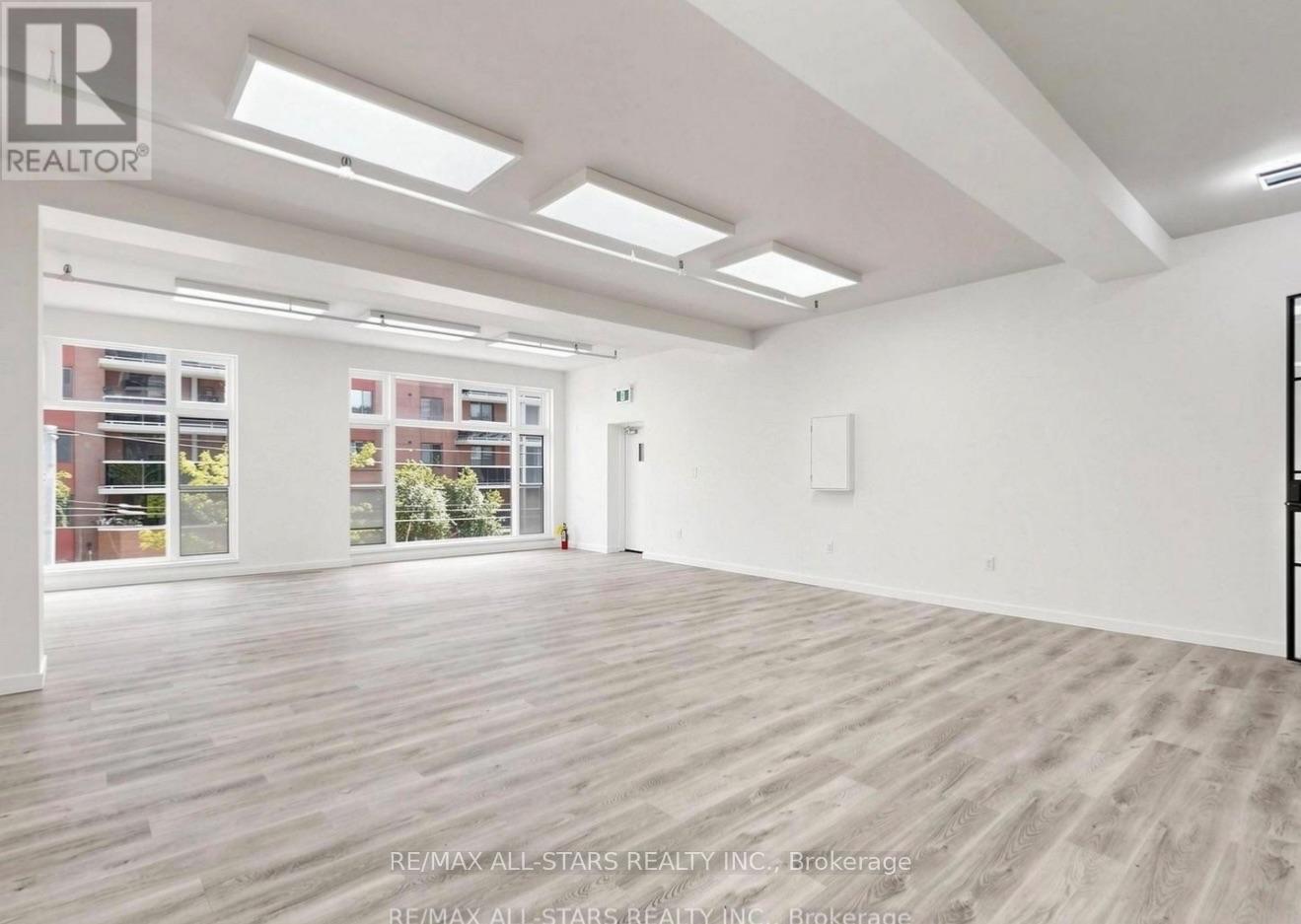 201 - 14 Mccaul Street, Toronto, Ontario  M5T 1V6 - Photo 3 - C13738722