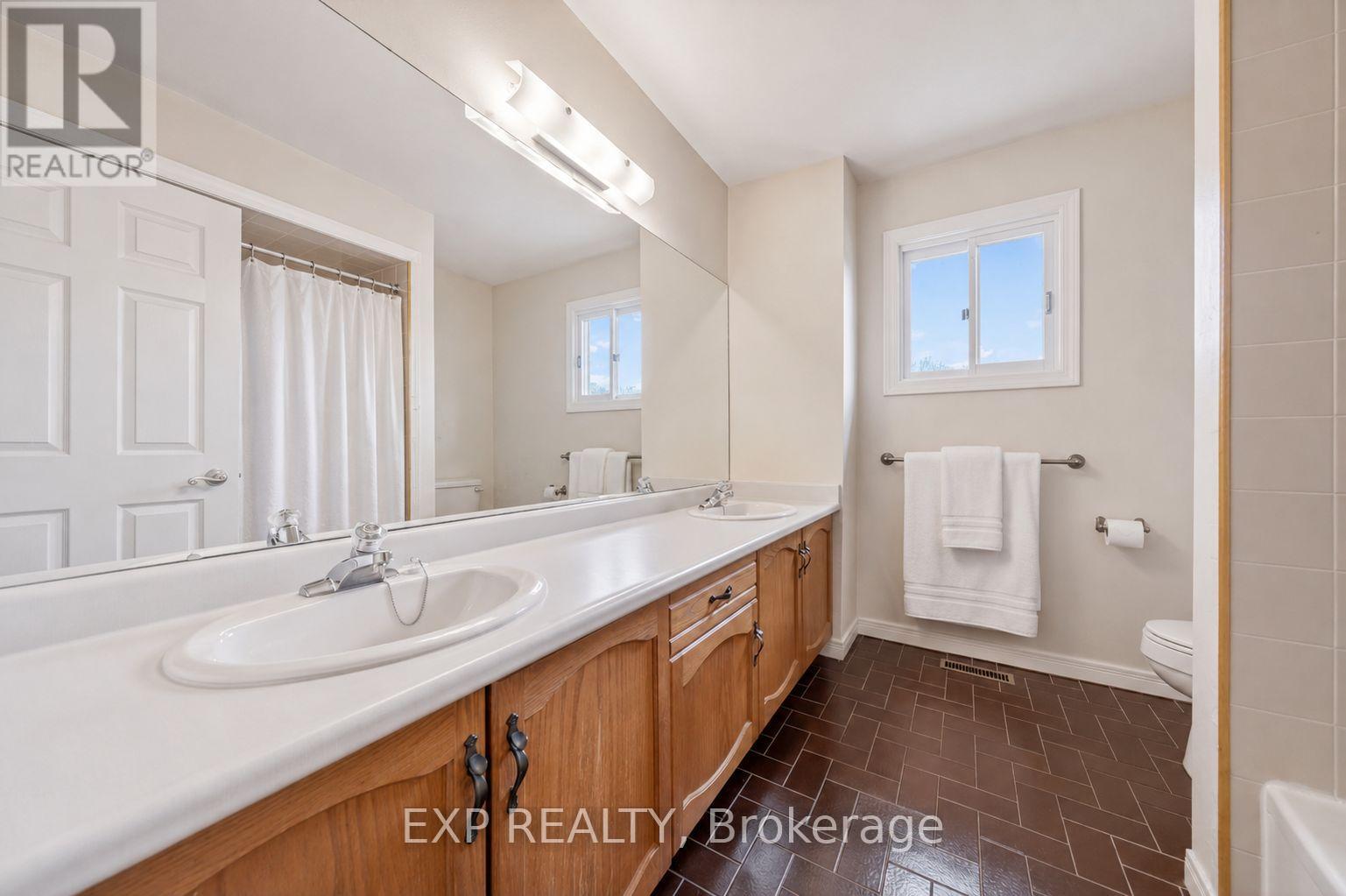 51 Sanderson Crescent, Richmond Hill, Ontario  L4C 5L5 - Photo 16 - N13732002