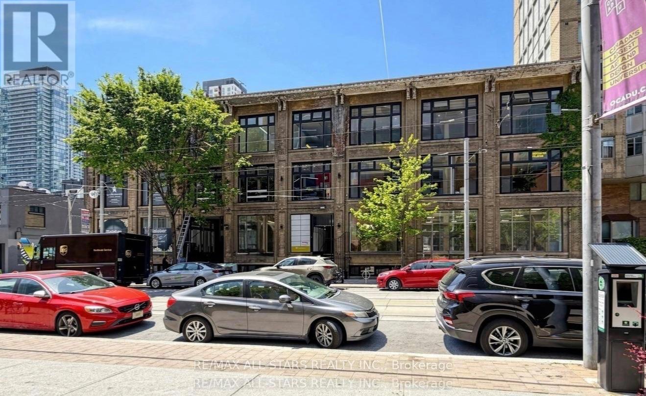 104 - 14 MCCAUL STREET, Toronto, Ontario