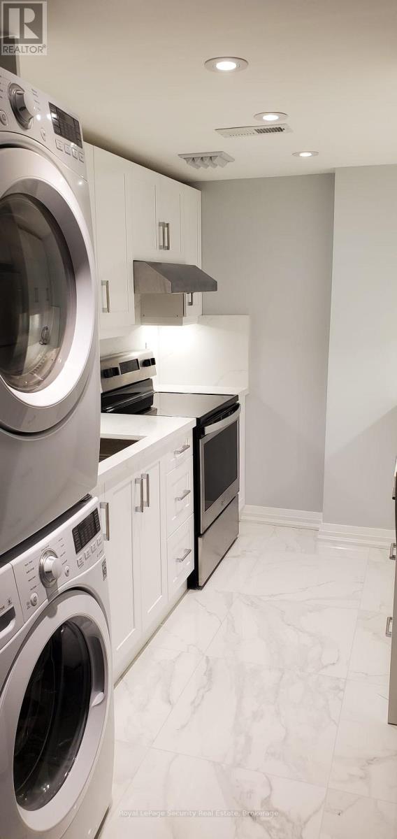 Lower #1 - 196 Strathnairn Avenue, Toronto, Ontario  M6M 2G1 - Photo 7 - W13738532