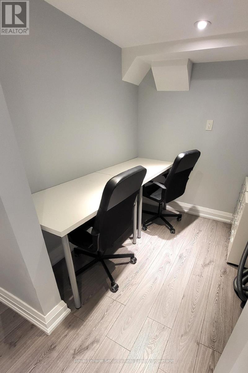 Lower #2 - 196 Strathnairn Avenue, Toronto, Ontario  M6M 2G1 - Photo 10 - W13738546