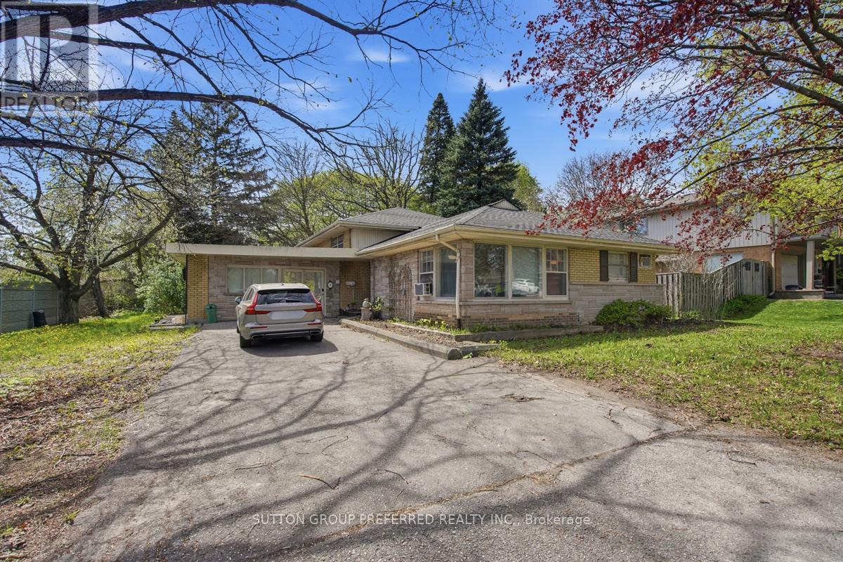 2 Ruskin Court, London North, Ontario  N6G 1S8 - Photo 1 - X13739660