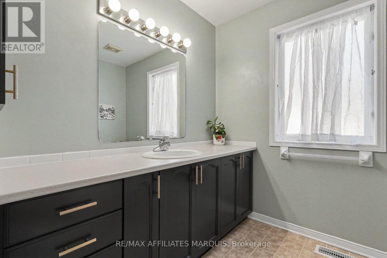 218 Annapolis Circle, Ottawa, Ontario  K1V 1Y9 - Photo 26 - X13739634