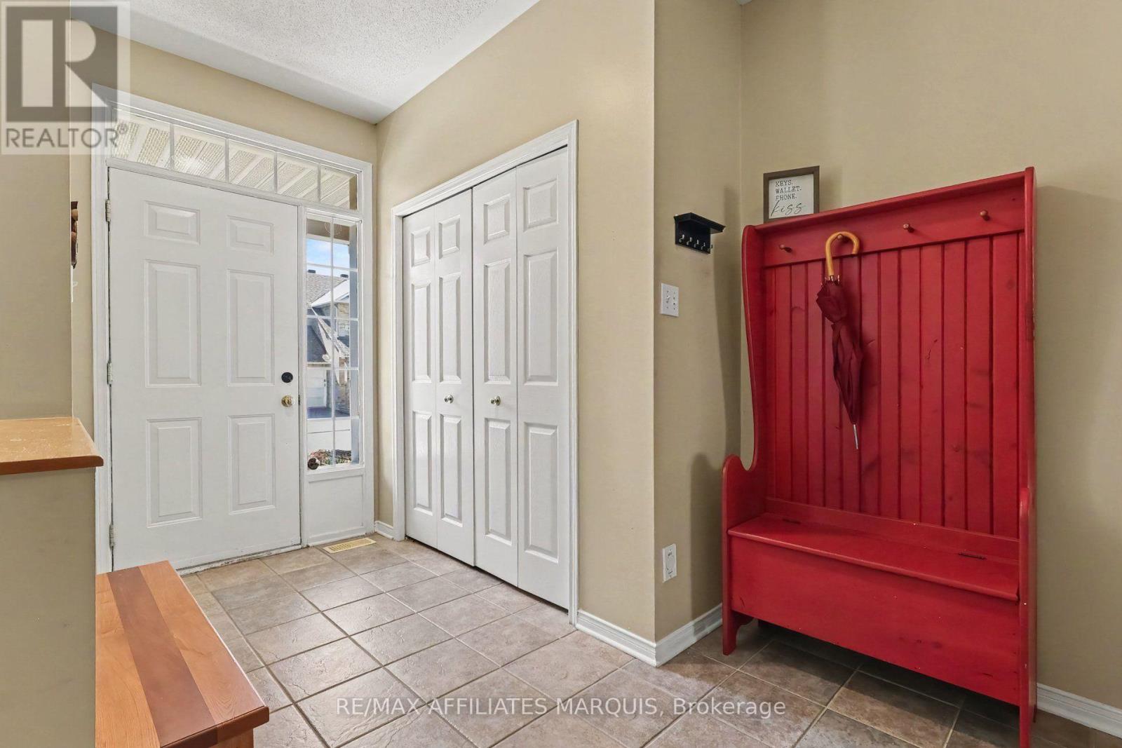 218 Annapolis Circle, Ottawa, Ontario  K1V 1Y9 - Photo 4 - X13739634