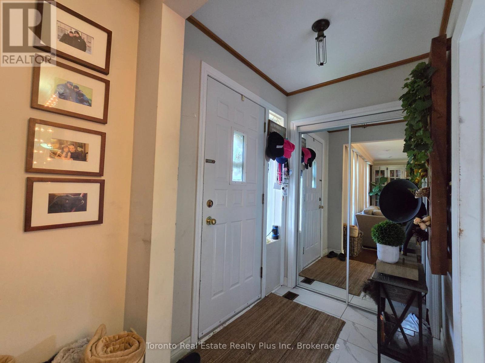 482 Ruth Avenue, Toronto, Ontario  M2M 2J3 - Photo 5 - C13739590