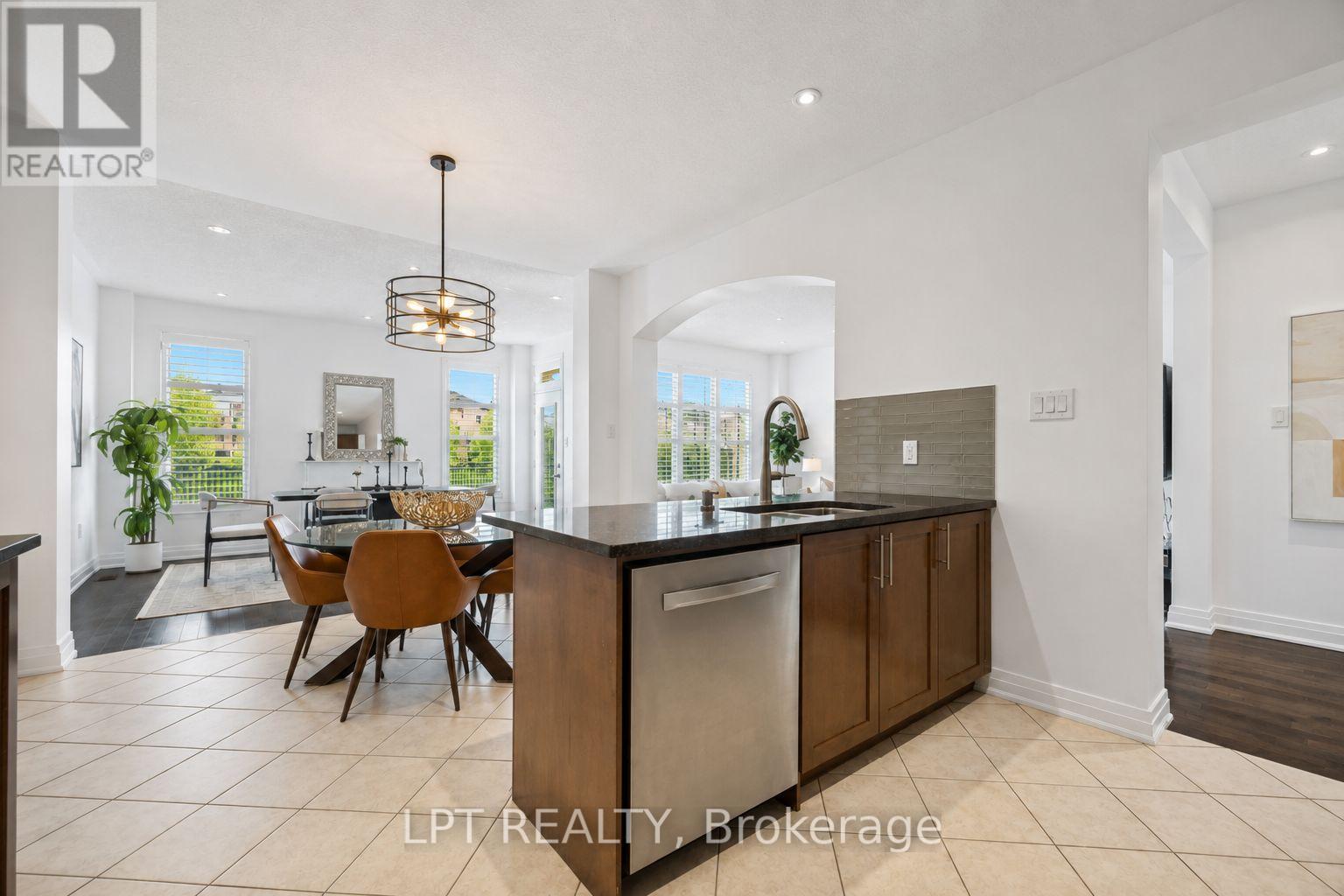 61 Minerva Avenue, Toronto, Ontario  M1M 0C2 - Photo 7 - E13739574