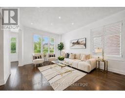 61 MINERVA AVENUE, Toronto, Ontario