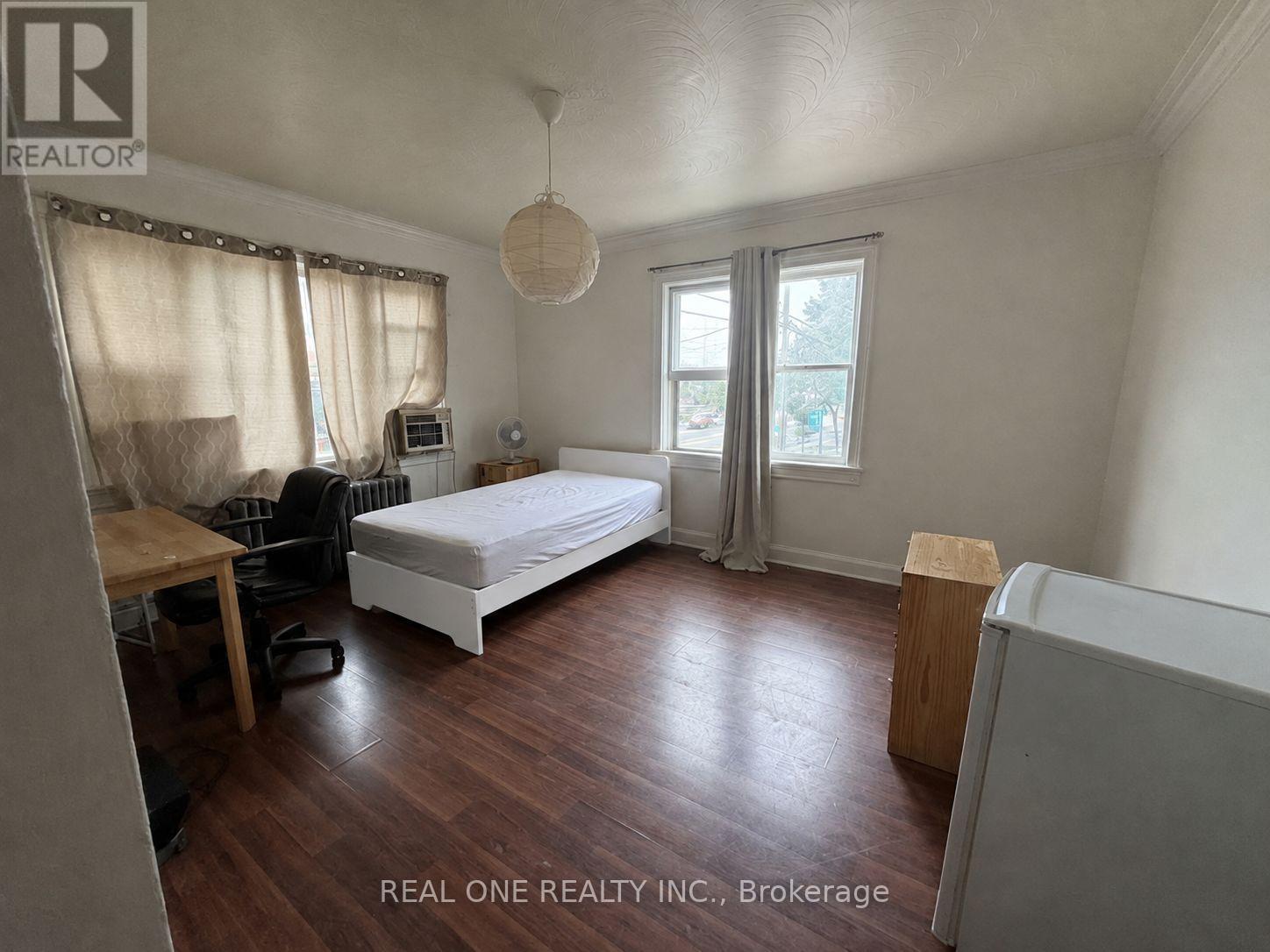 ROOM2 - 3287 LAKE SHORE BOULEVARD W, Toronto, Ontario