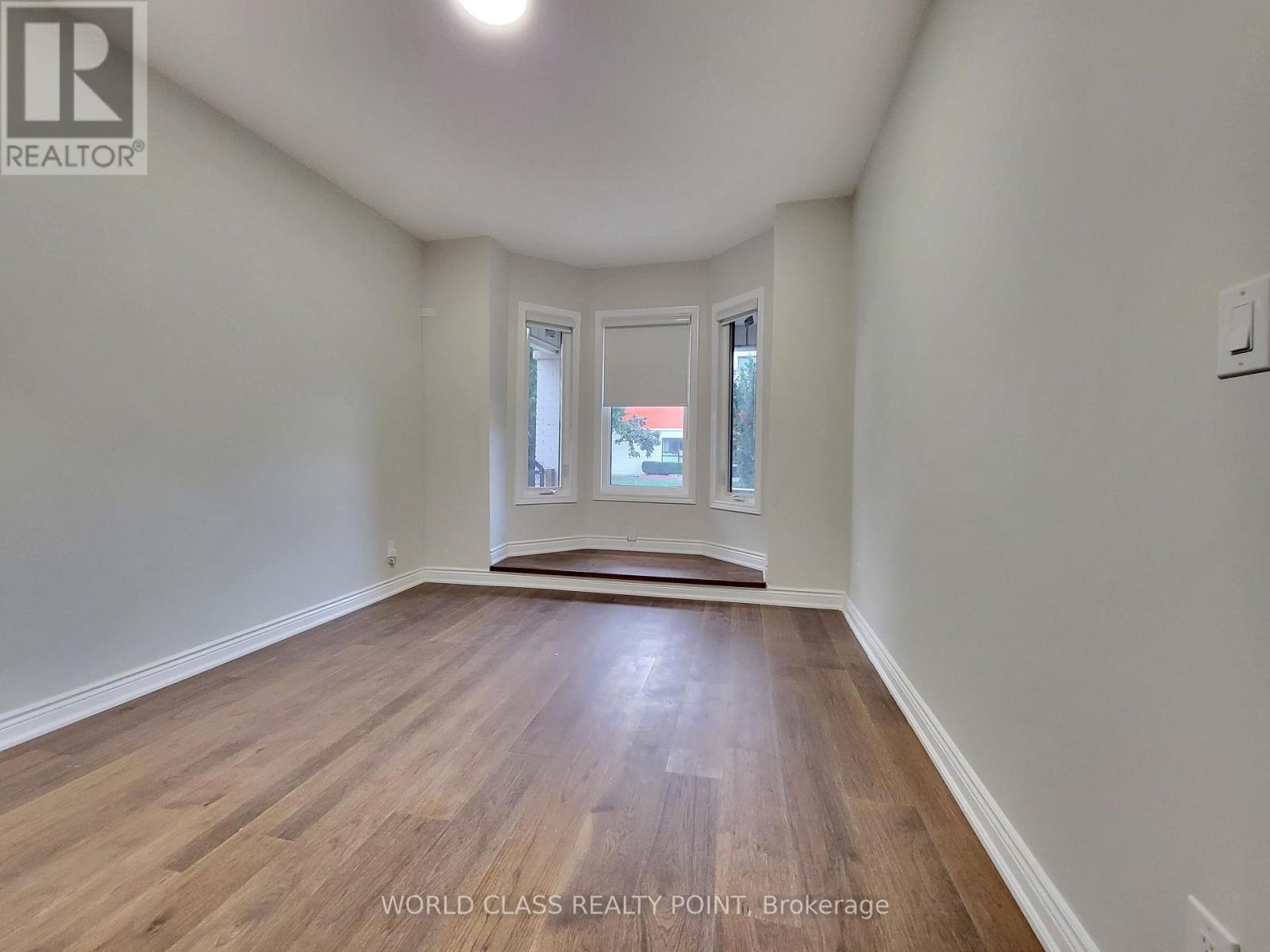 49 Vine Avenue, Toronto, Ontario  M6P 1V6 - Photo 11 - W13739564