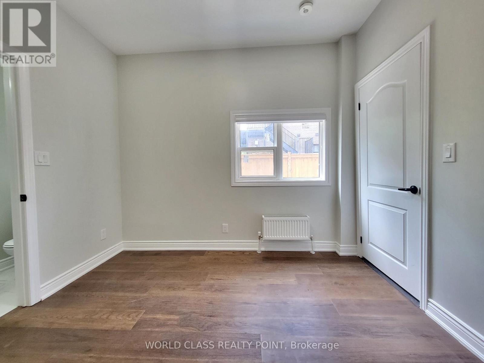 49 Vine Avenue, Toronto, Ontario  M6P 1V6 - Photo 13 - W13739564