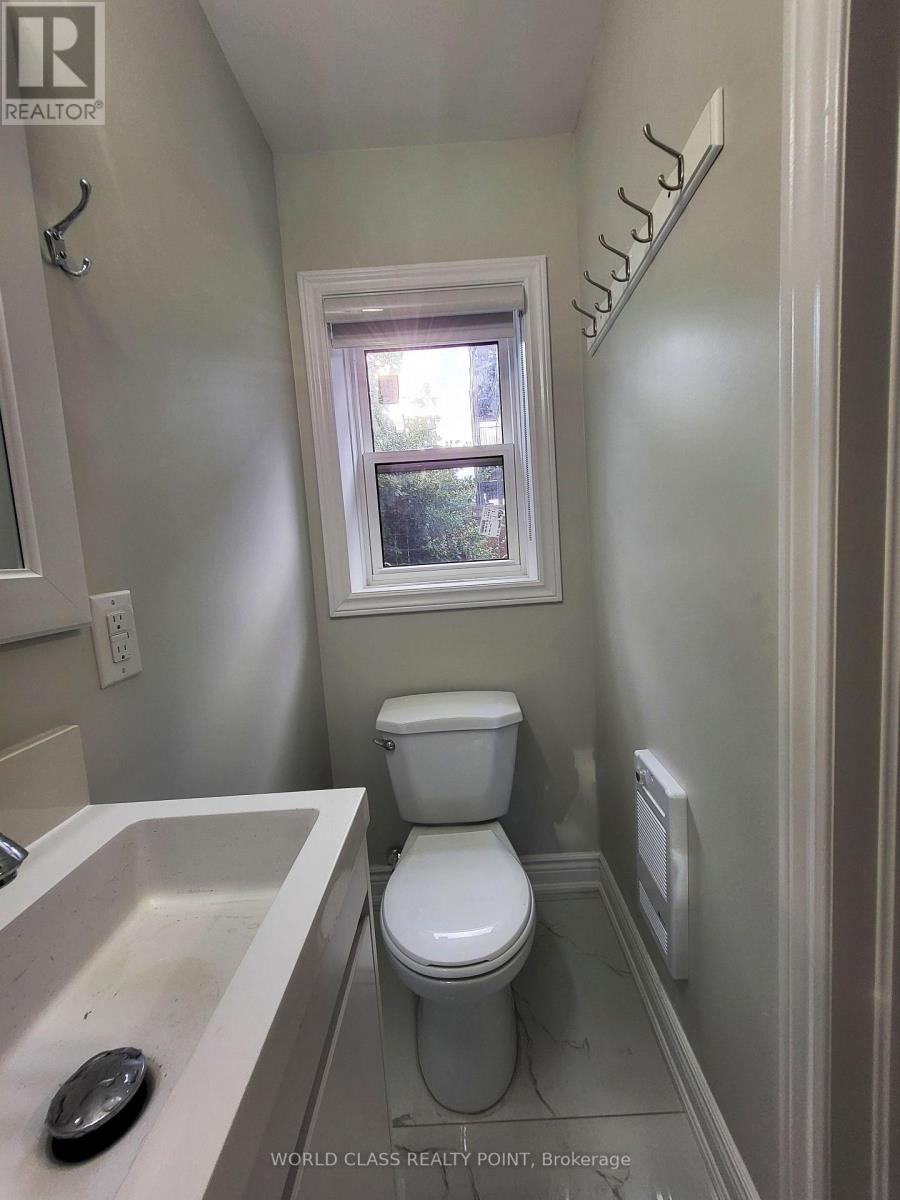49 Vine Avenue, Toronto, Ontario  M6P 1V6 - Photo 16 - W13739564