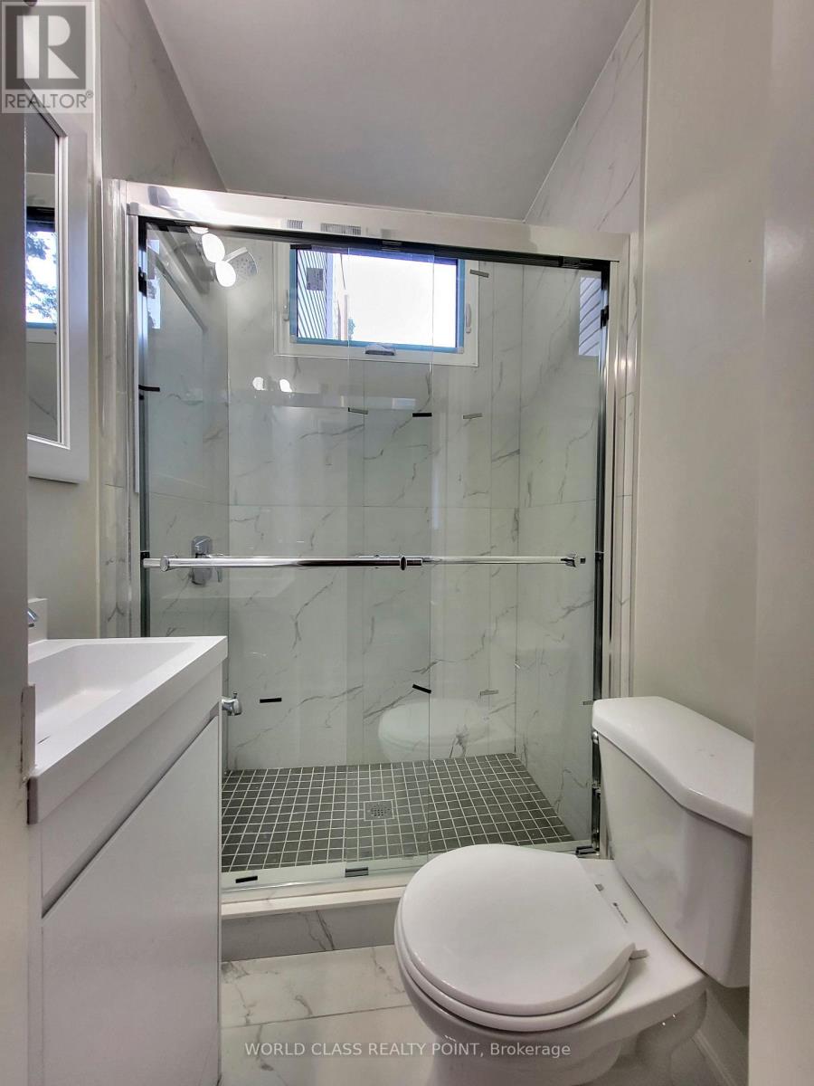 49 Vine Avenue, Toronto, Ontario  M6P 1V6 - Photo 18 - W13739564
