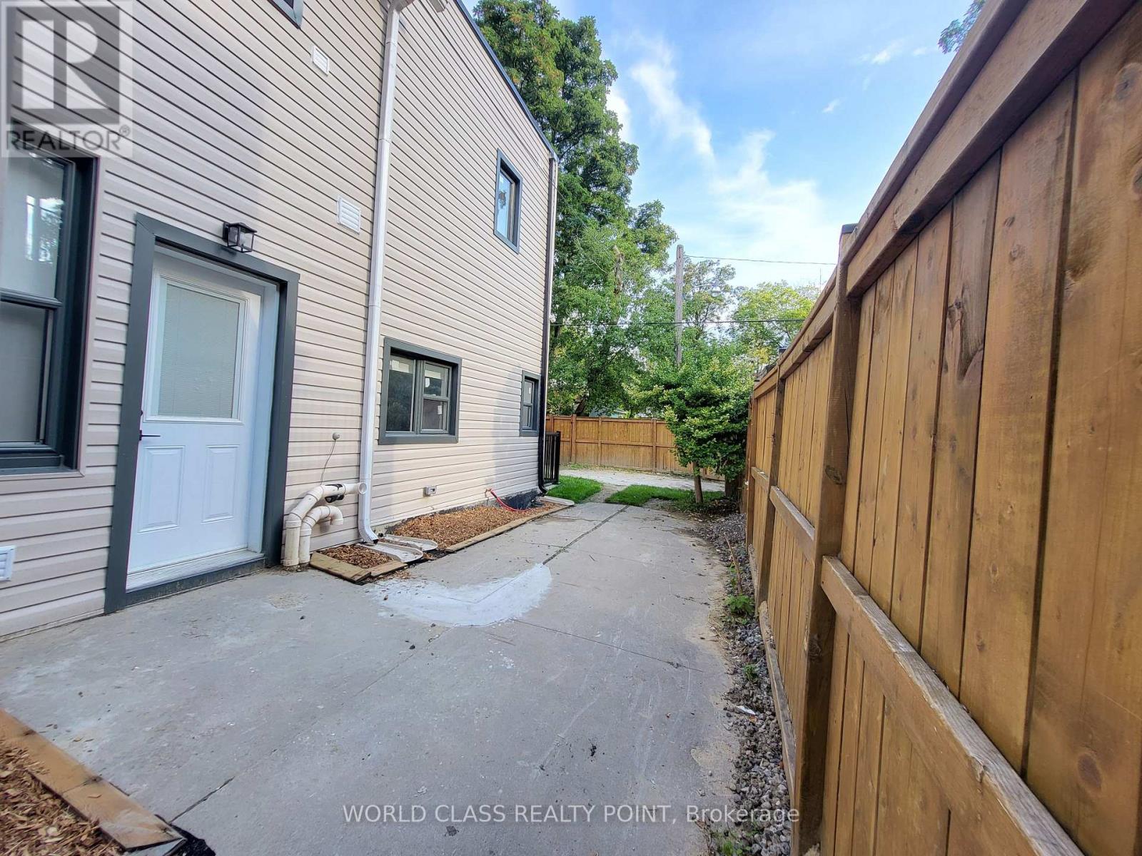 49 Vine Avenue, Toronto, Ontario  M6P 1V6 - Photo 20 - W13739564