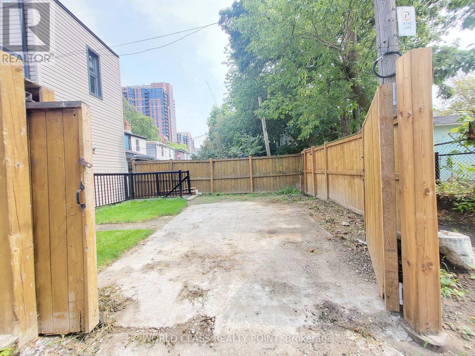 49 Vine Avenue, Toronto, Ontario  M6P 1V6 - Photo 26 - W13739564