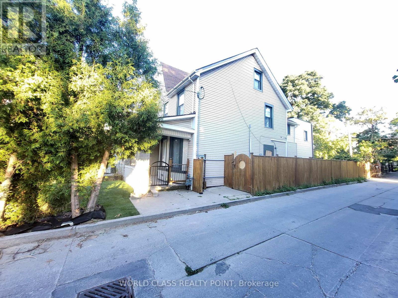 49 Vine Avenue, Toronto, Ontario  M6P 1V6 - Photo 27 - W13739564