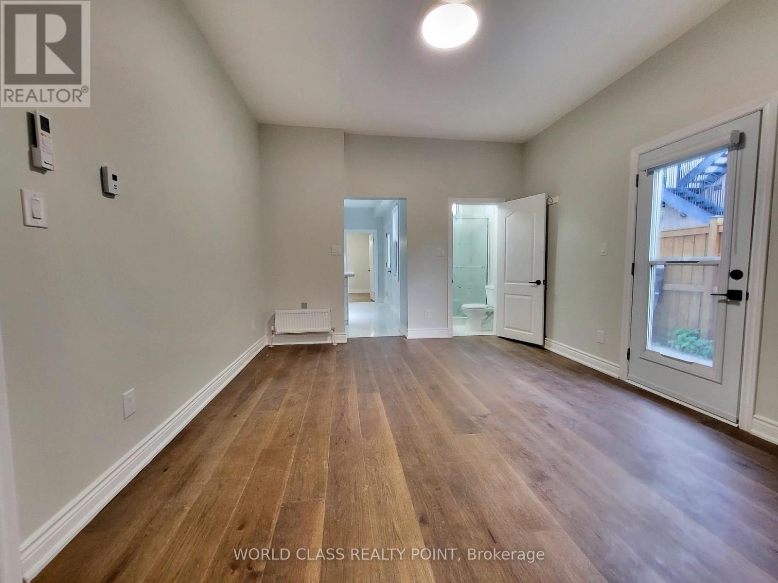 49 Vine Avenue, Toronto, Ontario  M6P 1V6 - Photo 6 - W13739564