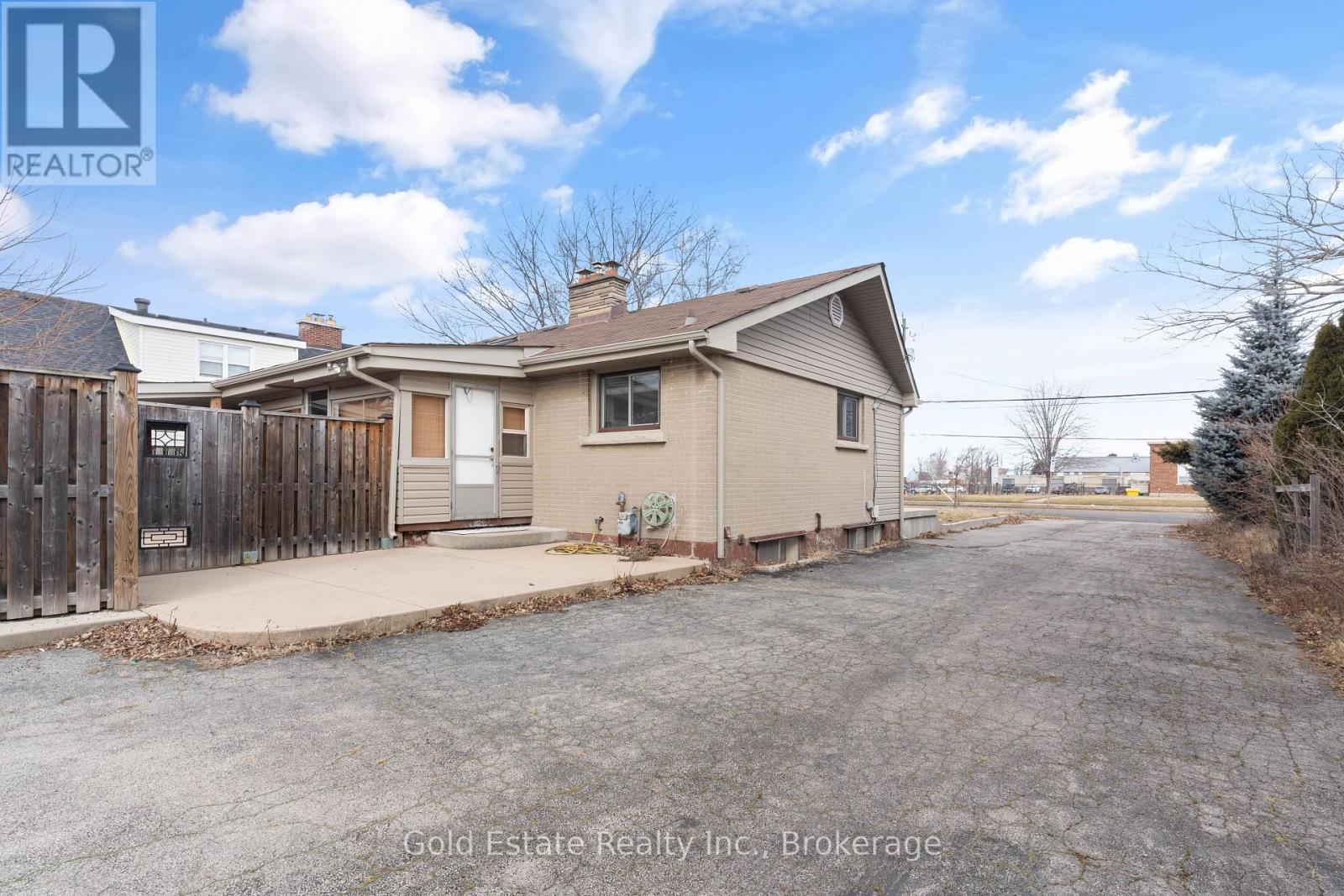 298 Barton Street, Hamilton, Ontario  L8E 2K6 - Photo 5 - X13739578