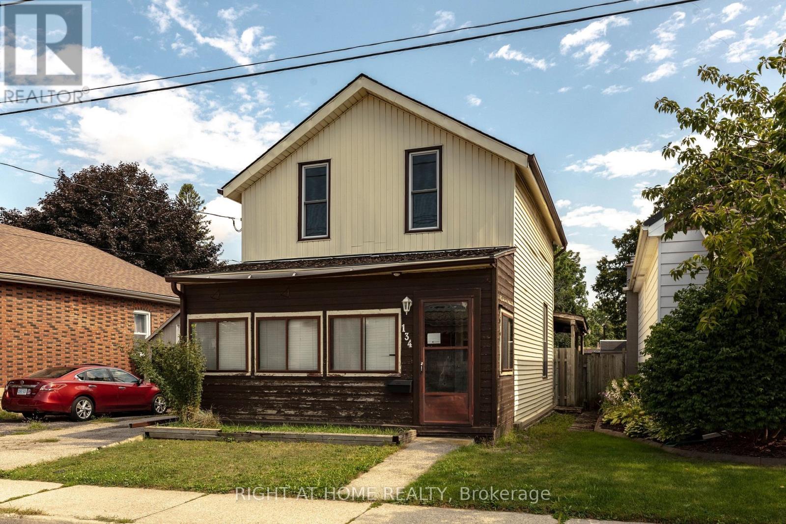 134 CATHARINE AVENUE, Brantford, Ontario