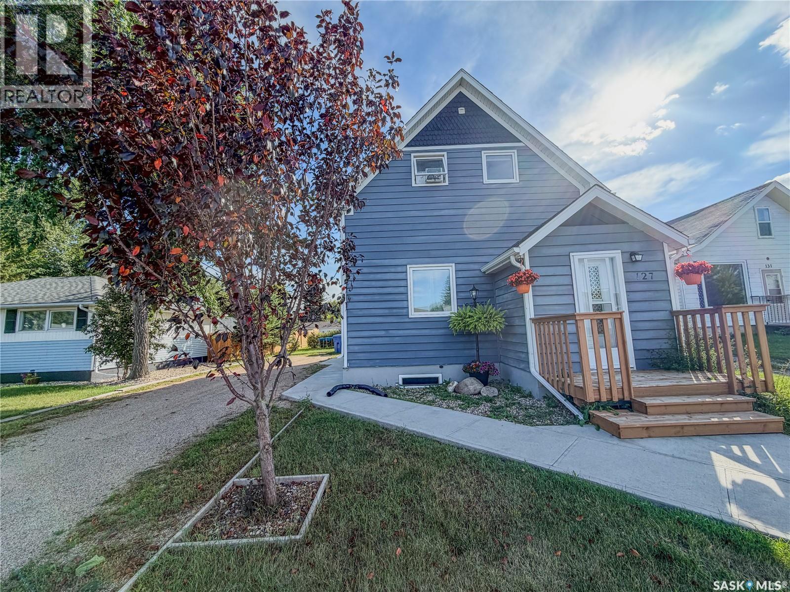 127 10th AVENUE W, Melville, Saskatchewan