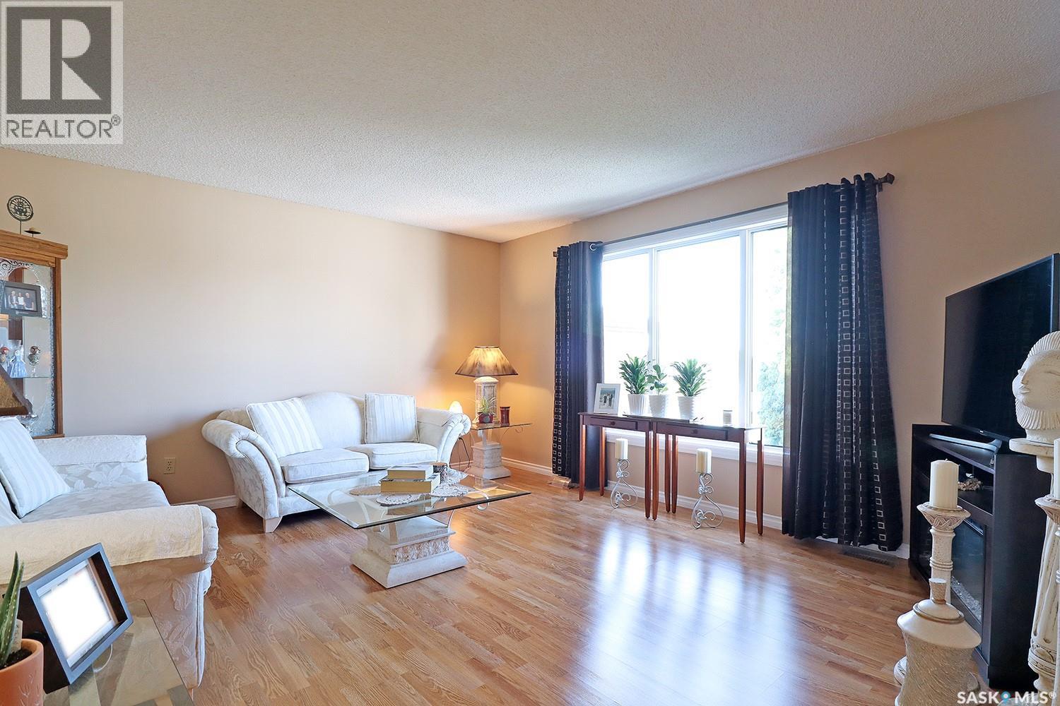 368 Darlington Street E, Yorkton, Saskatchewan  S3N 3V7 - Photo 2 - SK047405