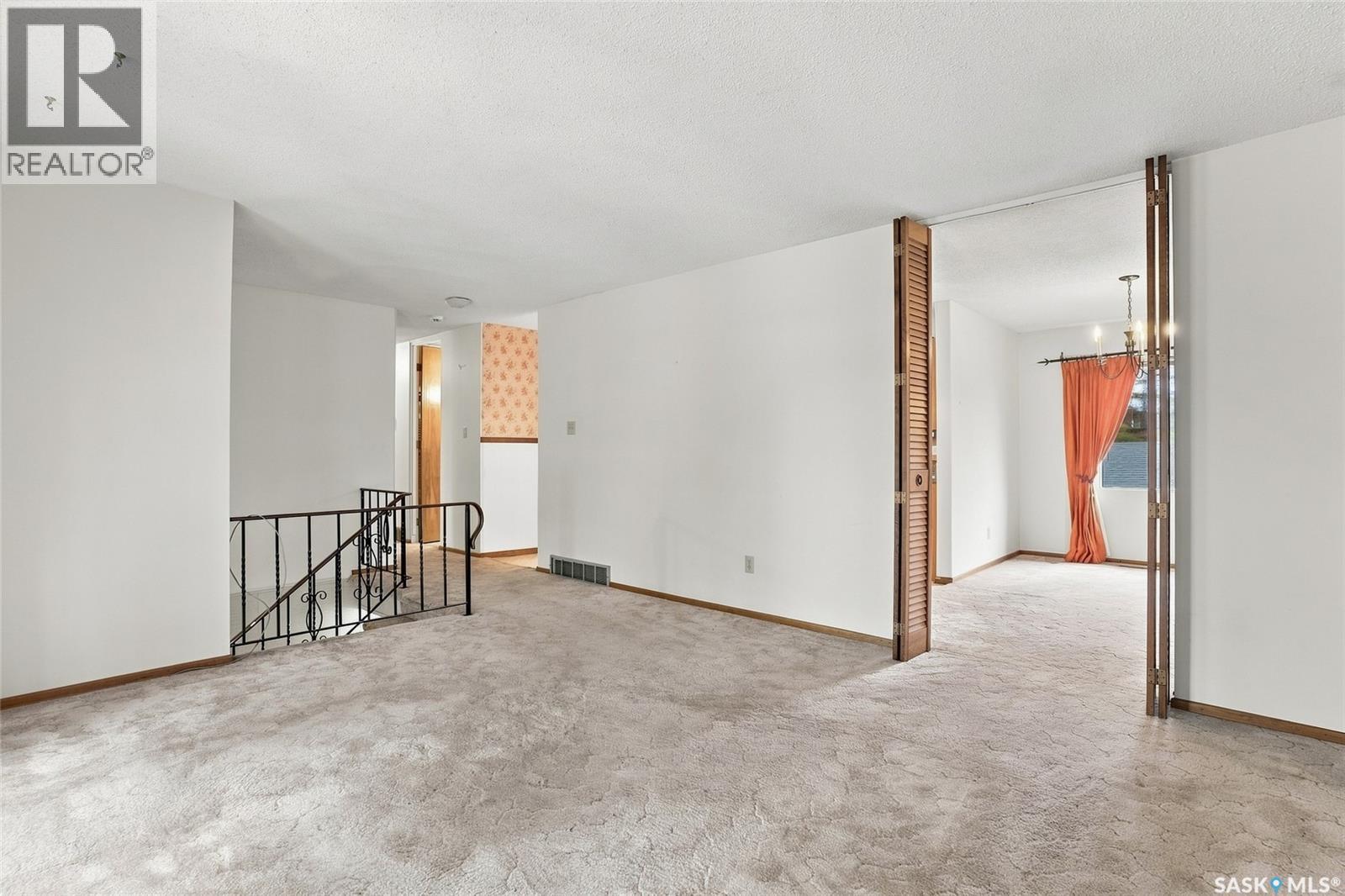 630 Acadia Drive, Saskatoon, Saskatchewan  S7H 3V9 - Photo 8 - SK047255