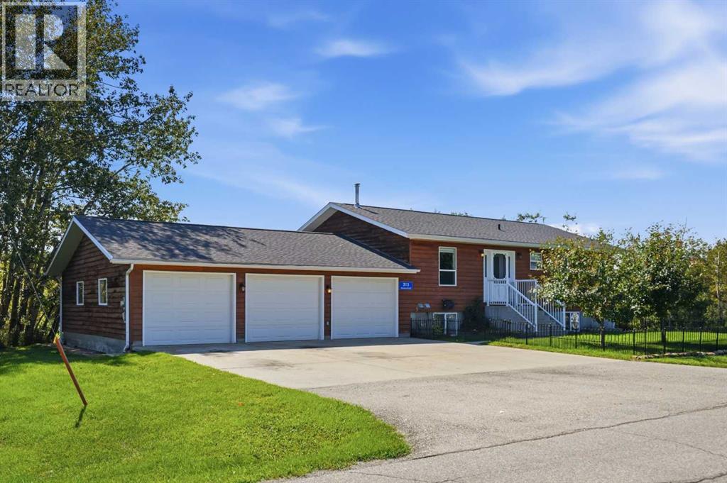 313 Macleod Trail, Rural Foothills County, Alberta  T1S 5J4 - Photo 2 - A2341037