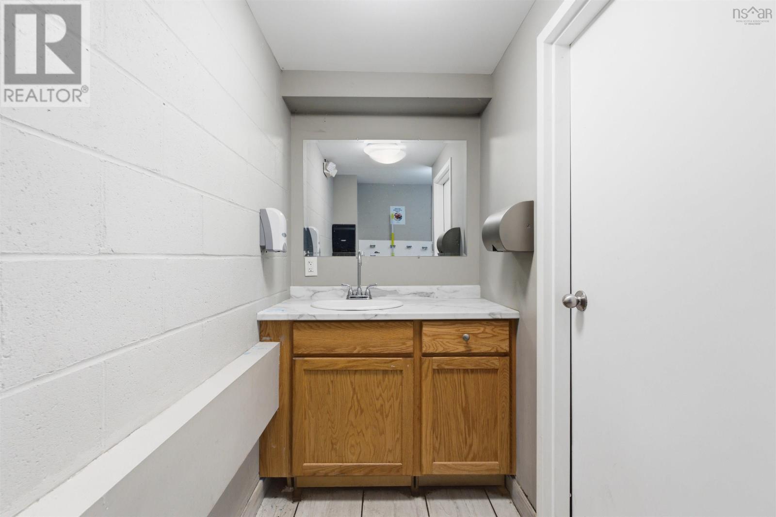 1 Flamingo Drive, Halifax, Nova Scotia  B3M 1S4 - Photo 12 - 202616382