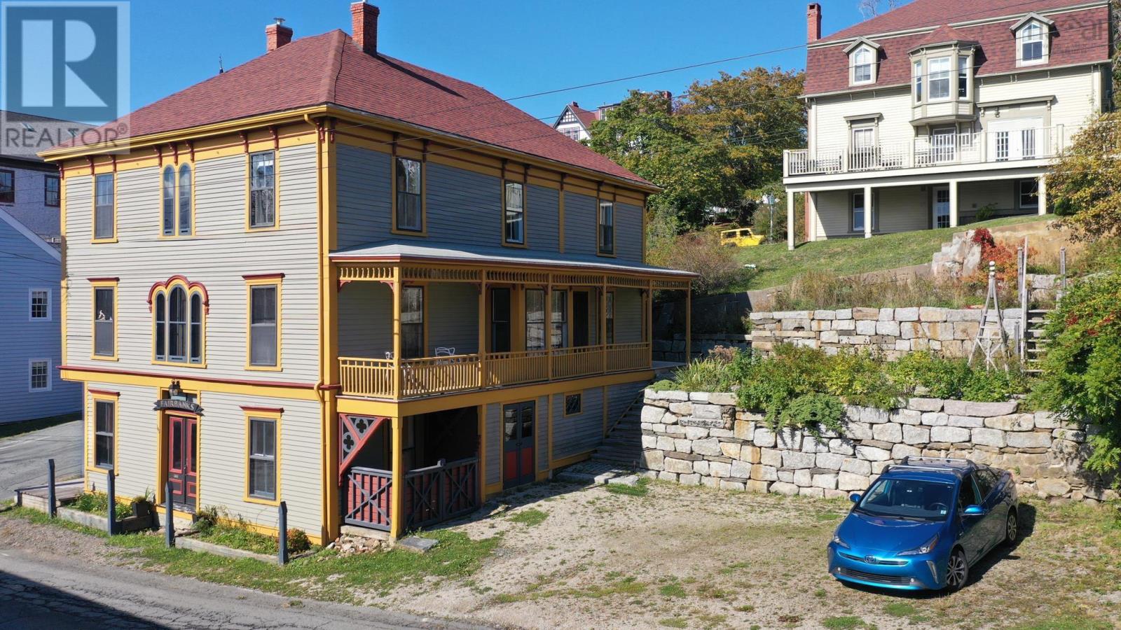 141 Pelham Street, Lunenburg, Nova Scotia  B0J 2C0 - Photo 1 - 202622268