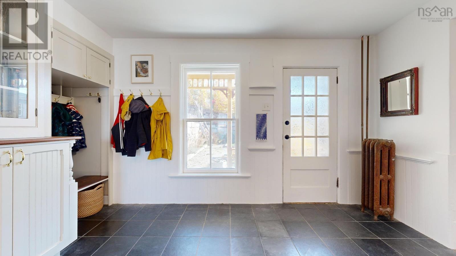 141 Pelham Street, Lunenburg, Nova Scotia  B0J 2C0 - Photo 5 - 202622268