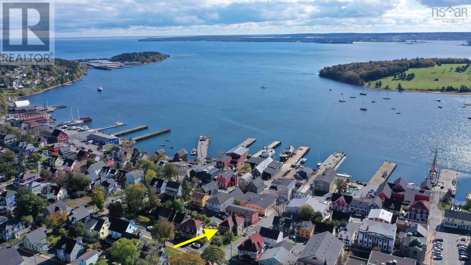 141 Pelham Street, Lunenburg, Nova Scotia  B0J 2C0 - Photo 3 - 202622268