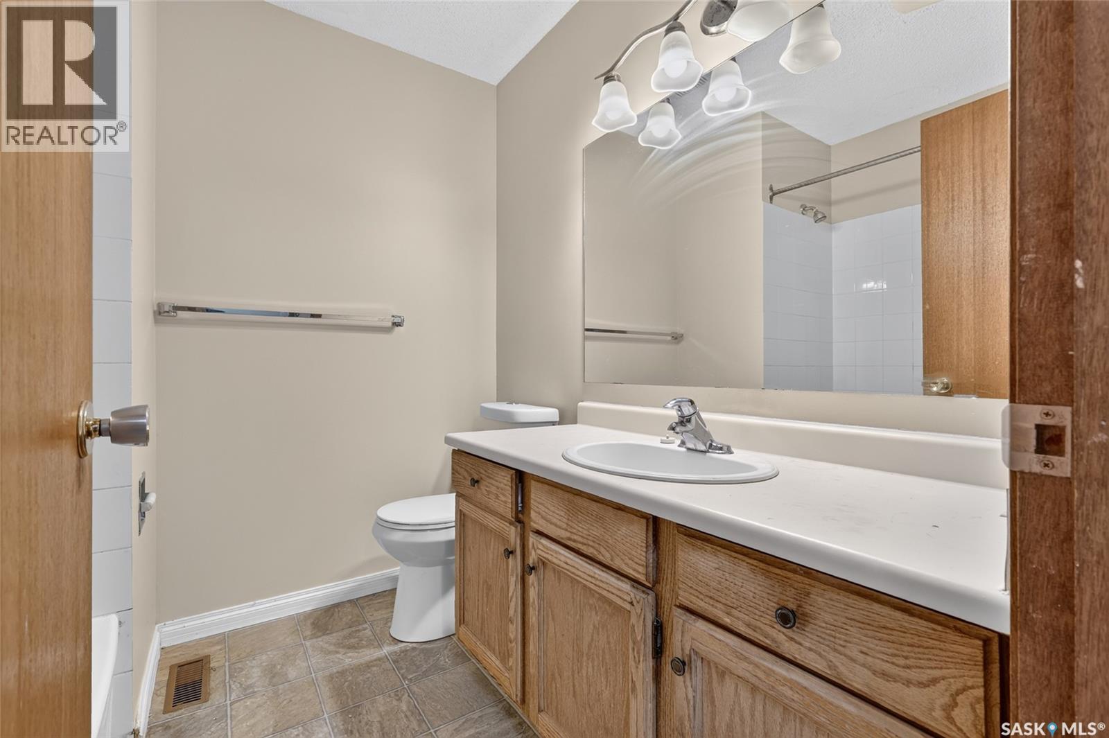 223-225 Wakabayashi Way, Saskatoon, Saskatchewan  S7K 7M4 - Photo 23 - SK047401