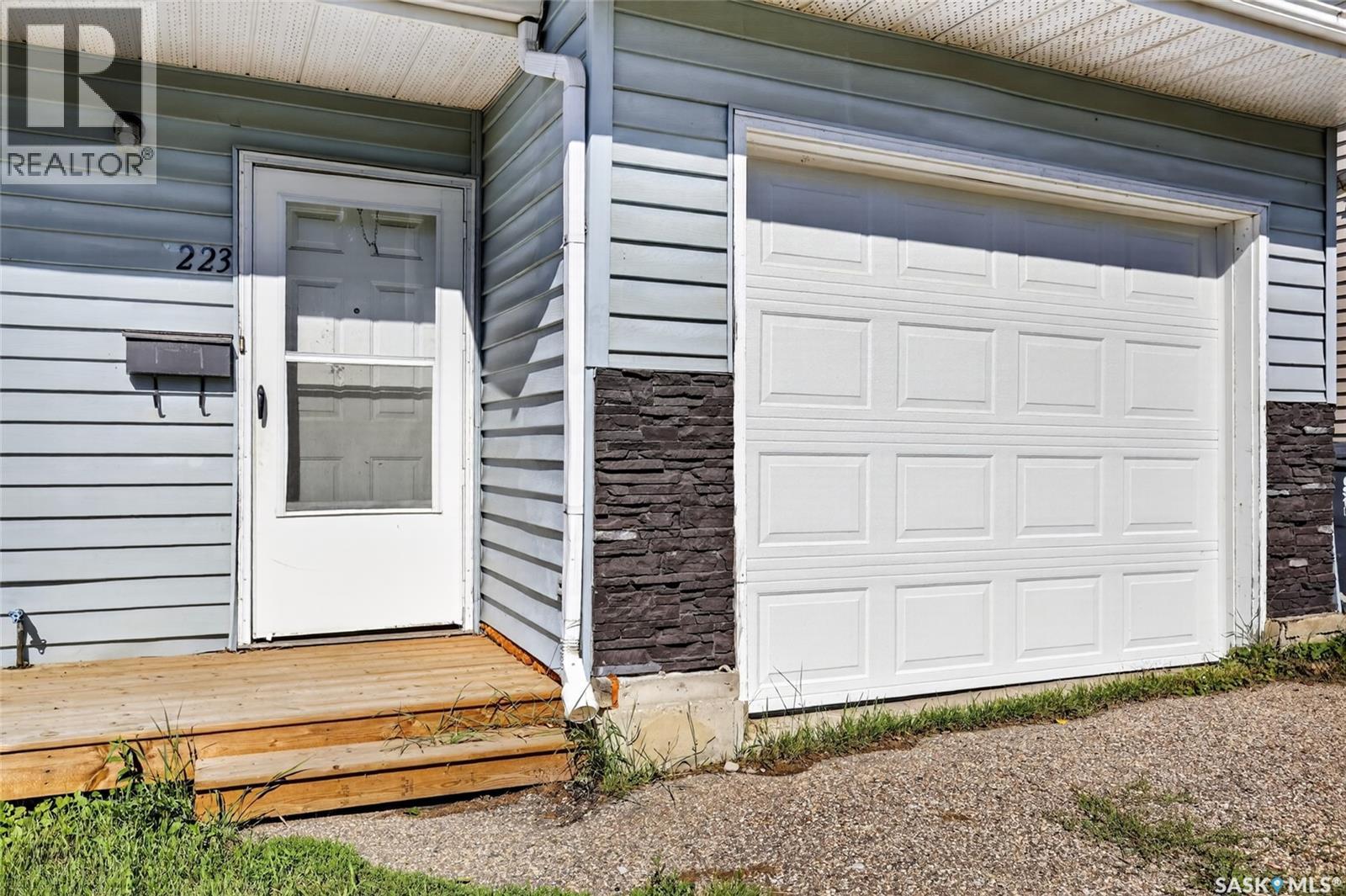 223-225 Wakabayashi Way, Saskatoon, Saskatchewan  S7K 7M4 - Photo 3 - SK047401