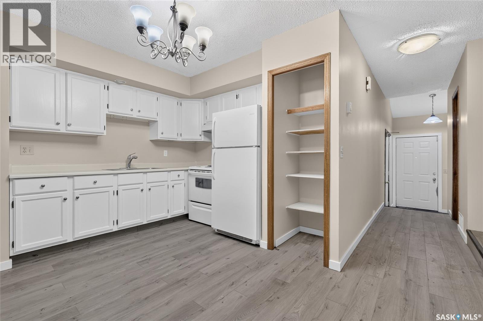 223-225 Wakabayashi Way, Saskatoon, Saskatchewan  S7K 7M4 - Photo 6 - SK047401