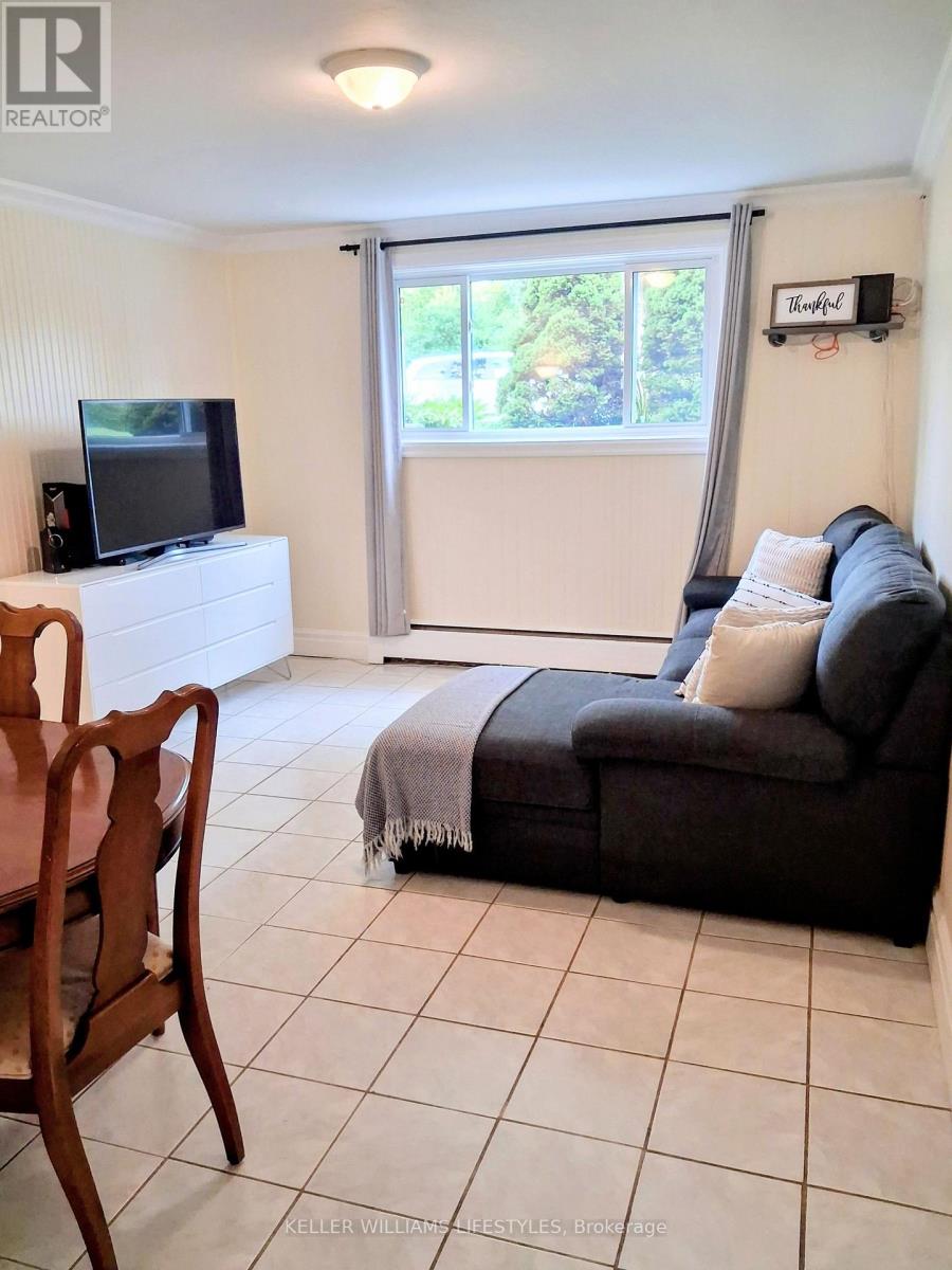 318 Base Line Road W, London South, Ontario  N6J 1W1 - Photo 3 - X13739762